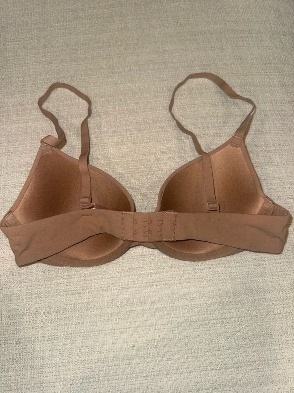 SKIMS Fits Everybody T-Shirt Bra - Picture 2 of 3